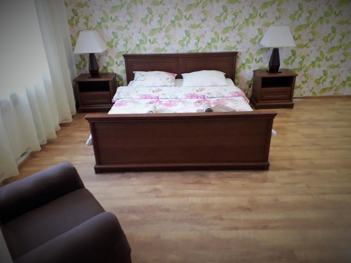 Guest House On Ivana Franka Novyye Petrovtsy Luaran gambar